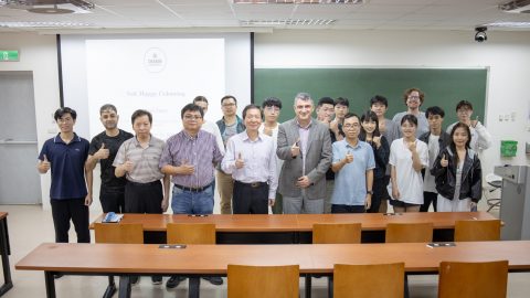 2025/11/11 澳洲迪肯大學（School of Information Technology, Deakin University）Asef Nazari 主任（中）來訪